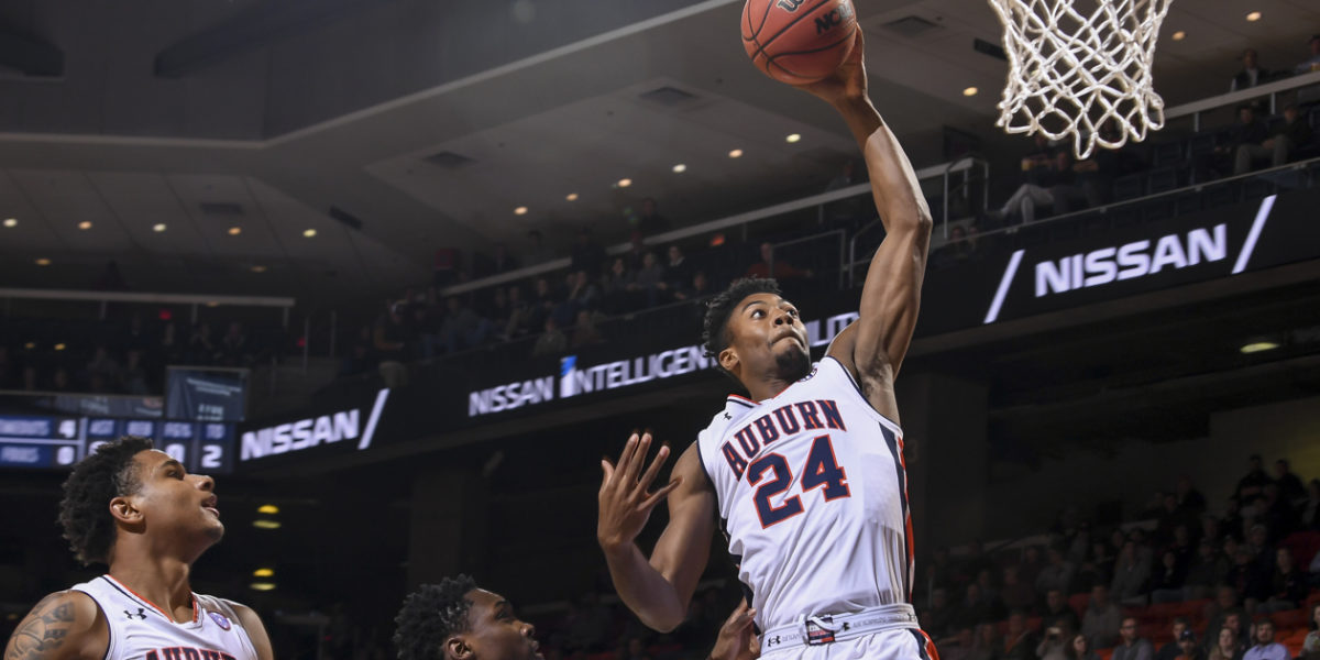 Auburn continues road woes, loses in Oxford 82-67