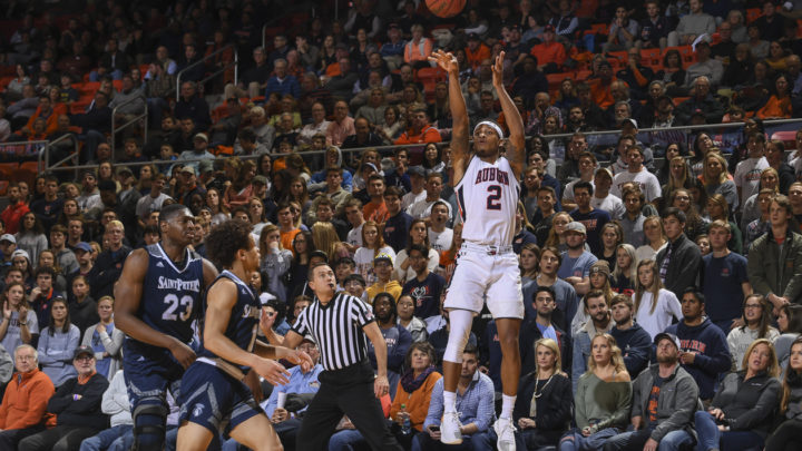 AU continues to handle business on the hardwood